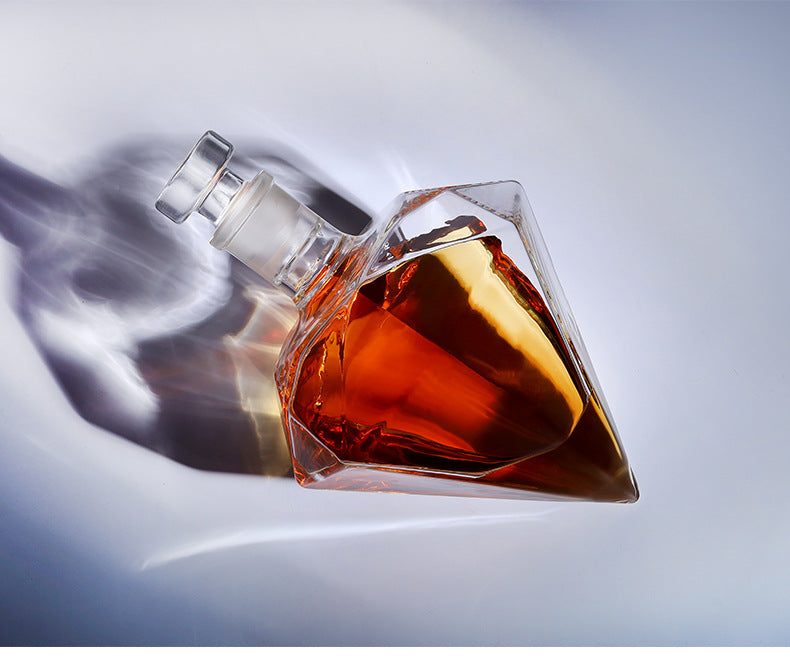 Decanter modelo Diamante com Suporte de Madeira 850ml - Casa Ornato