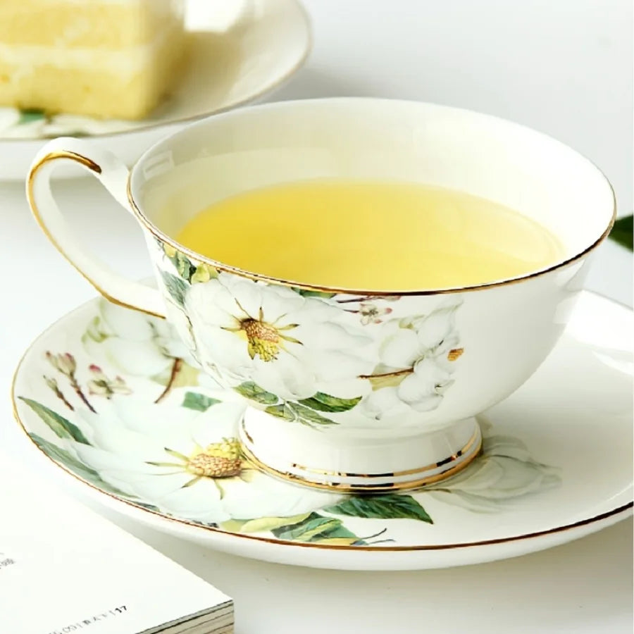 Camellia Ceramic Tea Cup and Saucer Set, elegante, perfeito para festas de chá, pequeno-almoço, elegância cotidiana, 5,7 oz