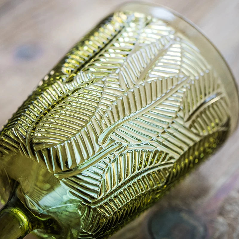 Cálice de Vidro Vintage com Padrão de Folhas em Relevo - Casa Ornato