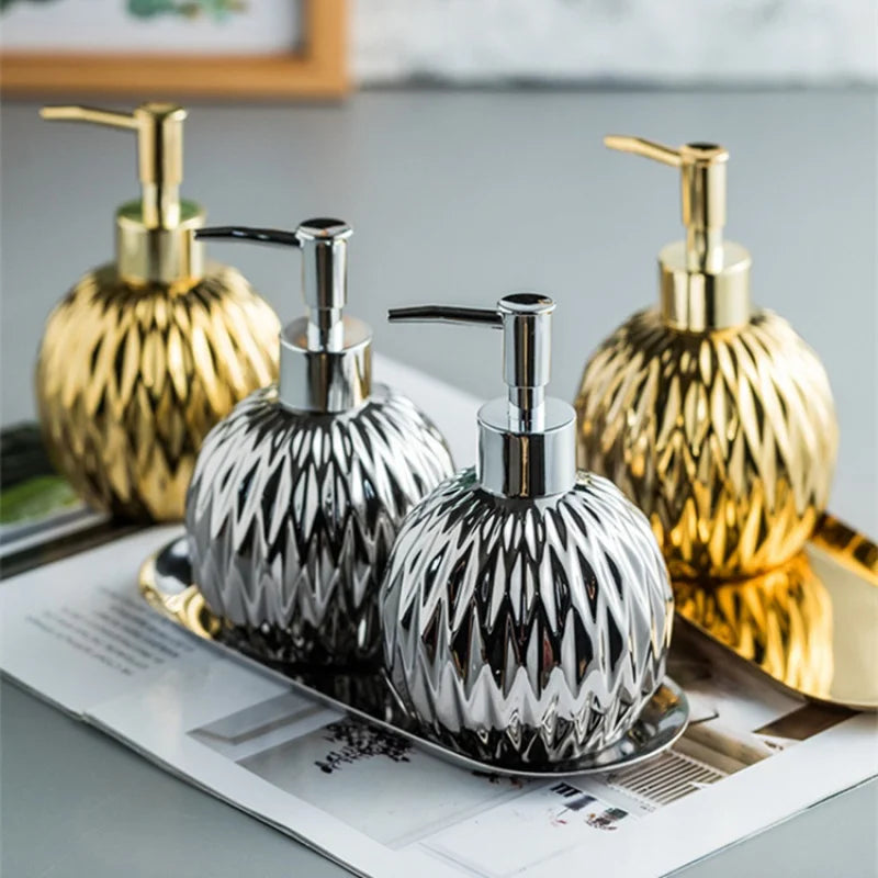 Luxo Gold Soap Dispenser com Press handle Ceramic Dispenser Silver Dispenser com aço inoxidável Bandeja Banheiro Acessório