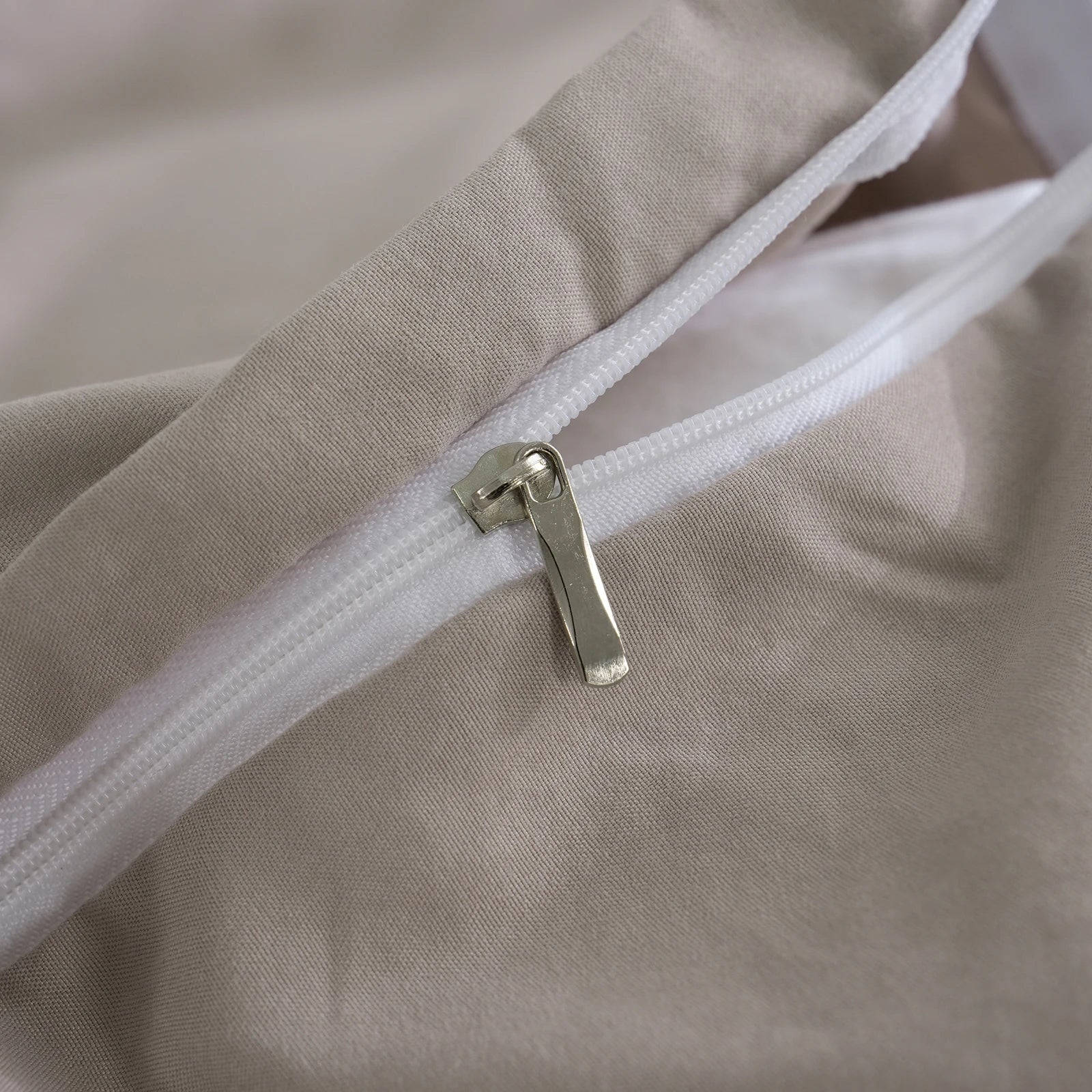 3 pçs branco e cáqui conjunto de capa edredão bola consolador capa linha geométrica conjunto cama macio leve para baixo conjunto cama toda a temporada