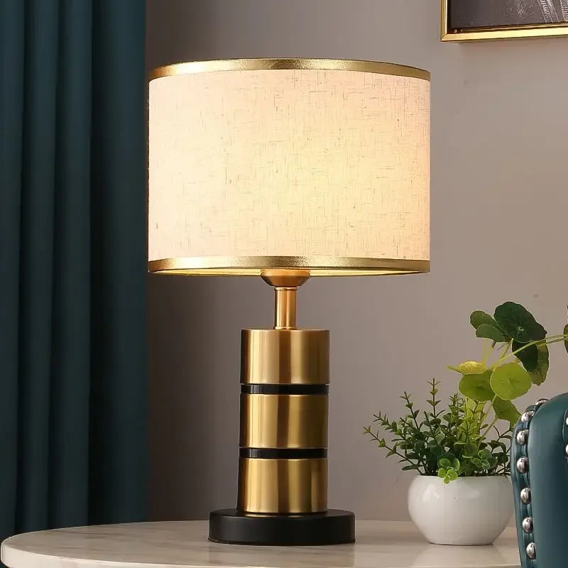 Lâmpada de mesa LED para menina, lâmpada de cabeceira criativa, celebridade da Internet, estilo menina Instagram, atmosfera high-end, luz luxuosa