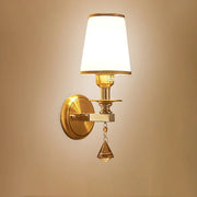 Arandela Elegance: Luz e Arte em Ouro Vintage - Casa Ornato