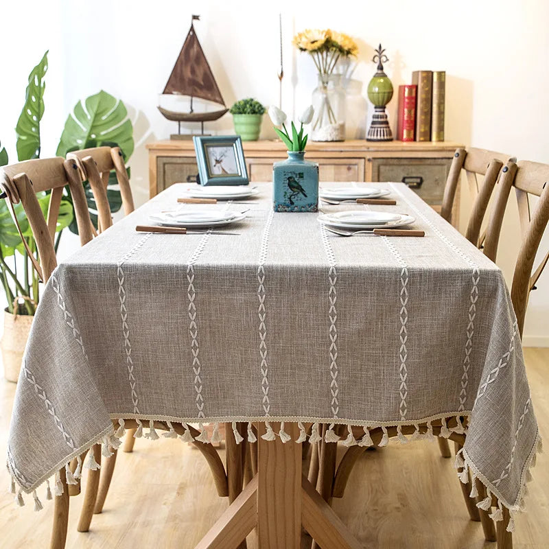 Toalha de Mesa Retangular em Algodão e Linho com Tassel - Casa Ornato