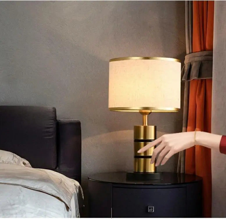 Lâmpada de mesa LED para menina, lâmpada de cabeceira criativa, celebridade da Internet, estilo menina Instagram, atmosfera high-end, luz luxuosa