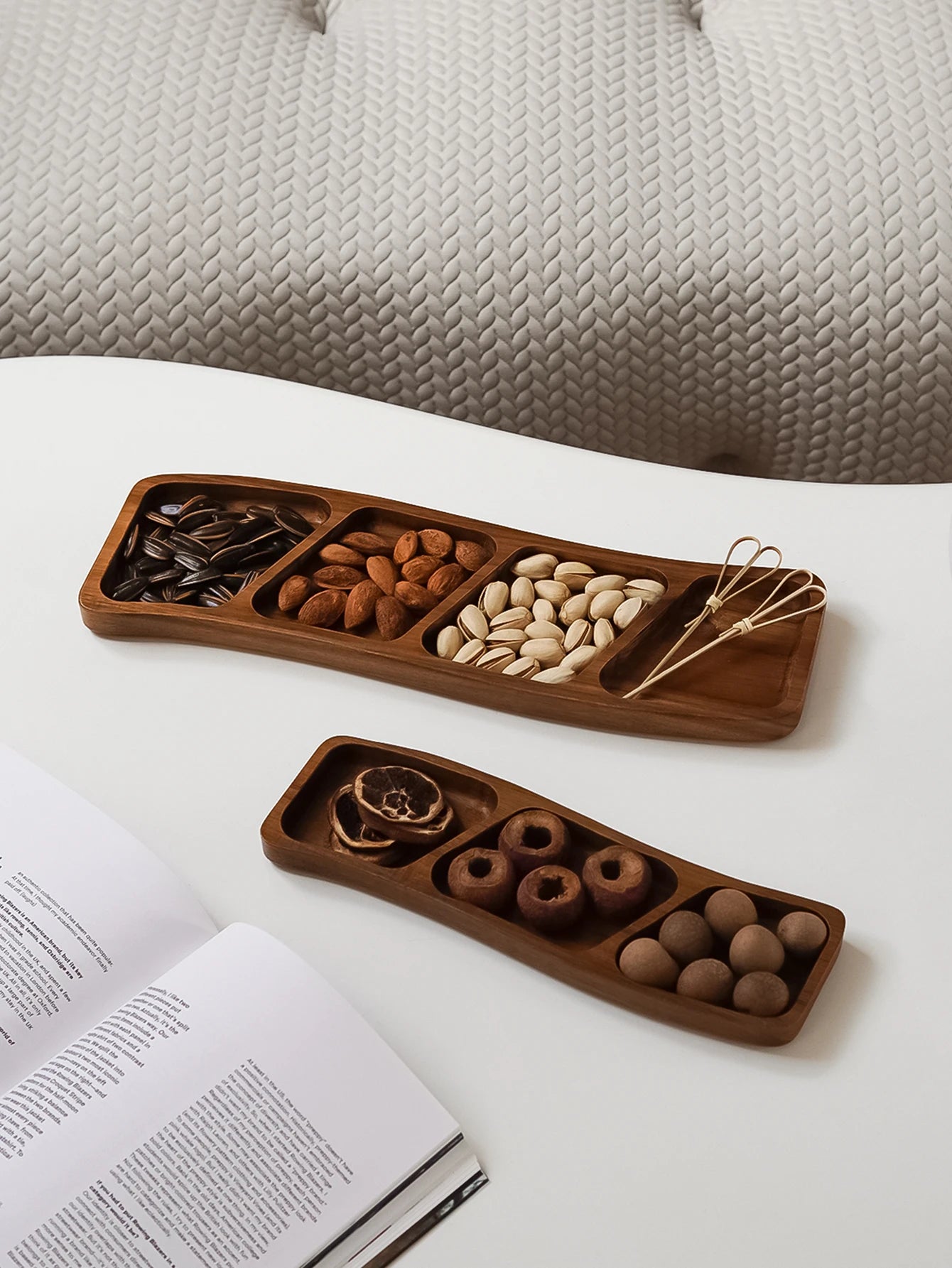 1pc de madeira três compartimentos quatro compartimentos curvo lanche placa rasa, bandeja de doces de frutas secas, tempero mergulhando placa rasa, adequado para festa de férias, jantar de família, prato de exibição de bolo de sobremesa, bandeja de biscoito de lanche de café, bandeja decorativa