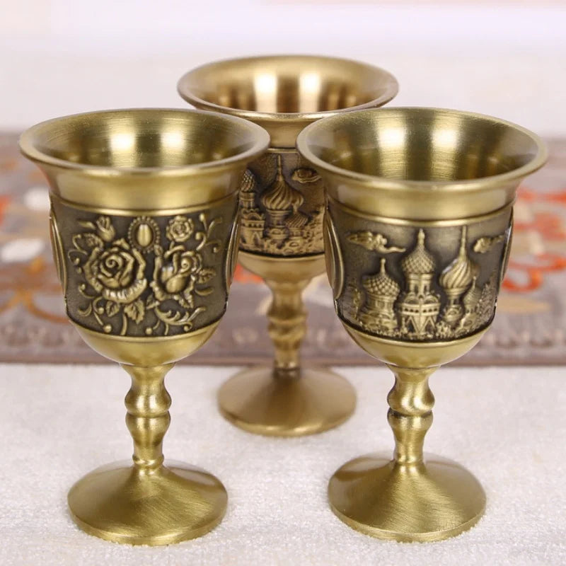 Copo de tiro vintage, taça de rosa de alívio de metal, mini copo de vodka portátil europeu, presente de decoração de sala de estar de casa de delicadeza, 1 peça