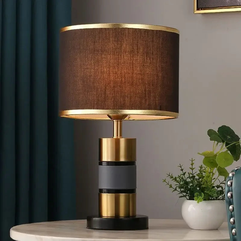 Lâmpada de mesa LED para menina, lâmpada de cabeceira criativa, celebridade da Internet, estilo menina Instagram, atmosfera high-end, luz luxuosa