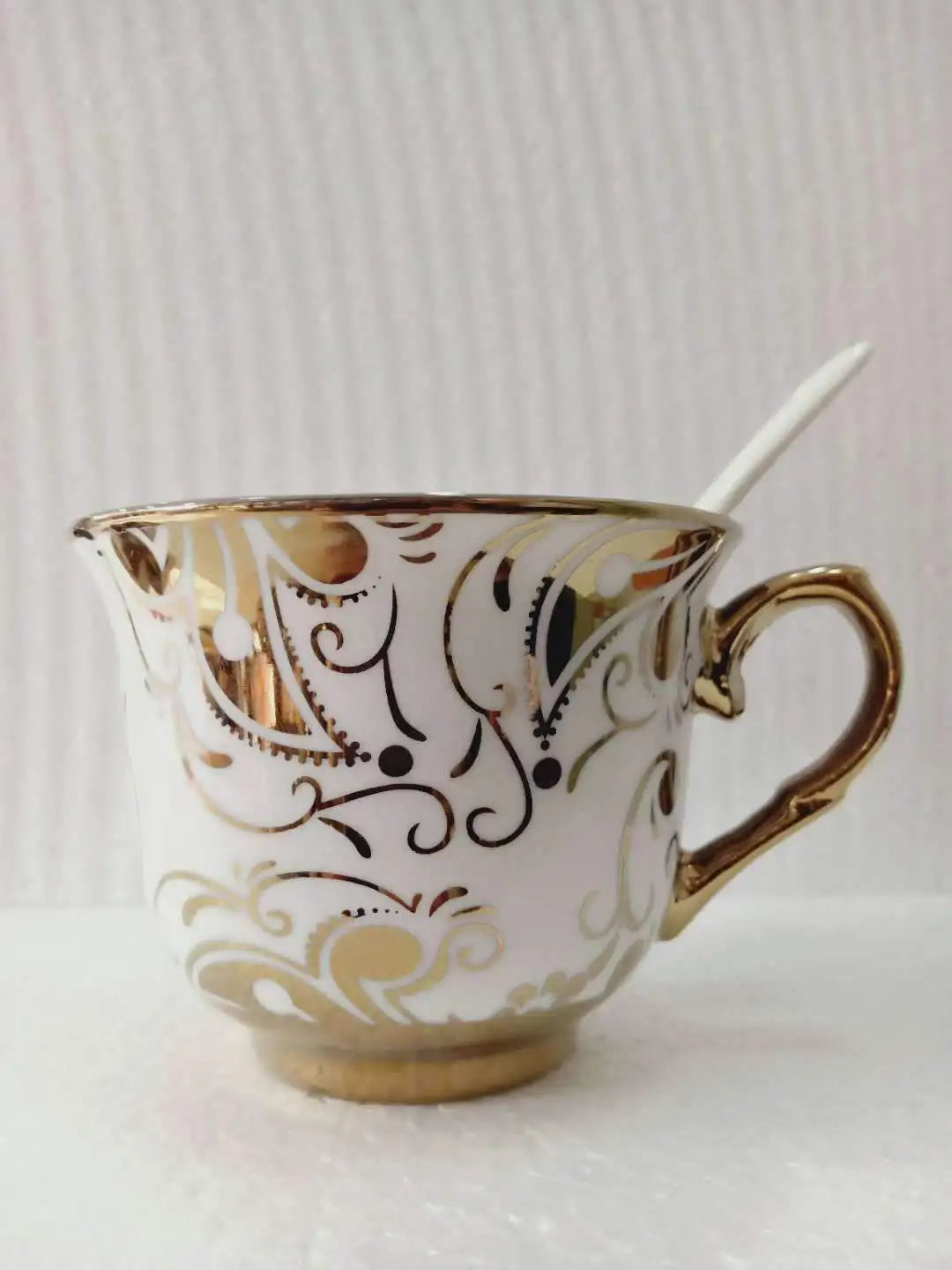 Conjunto de Chá em Cerâmica com Borda Dourada, Estilo Britânico, para Uso Doméstico, Design Criativo Europeu, Seguro para Lav...