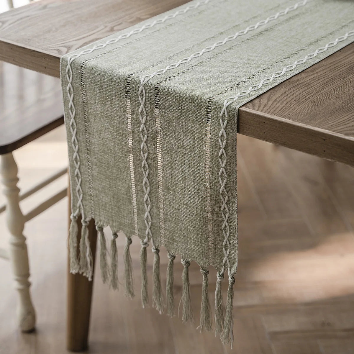 Corredor de mesa de linho de algodão, borlas tecidas à mão bordadas perfeitas para decoração de jantar de festa de casamento