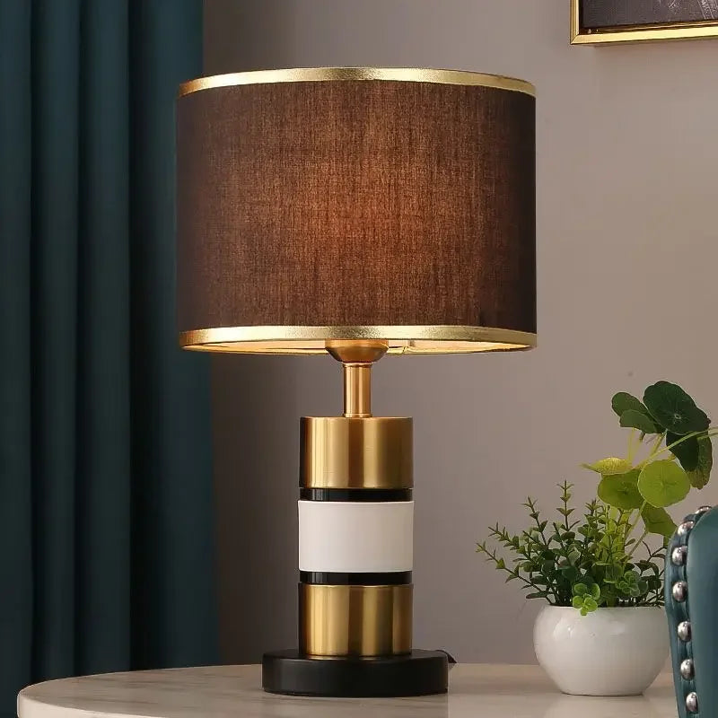 Lâmpada de mesa LED para menina, lâmpada de cabeceira criativa, celebridade da Internet, estilo menina Instagram, atmosfera high-end, luz luxuosa