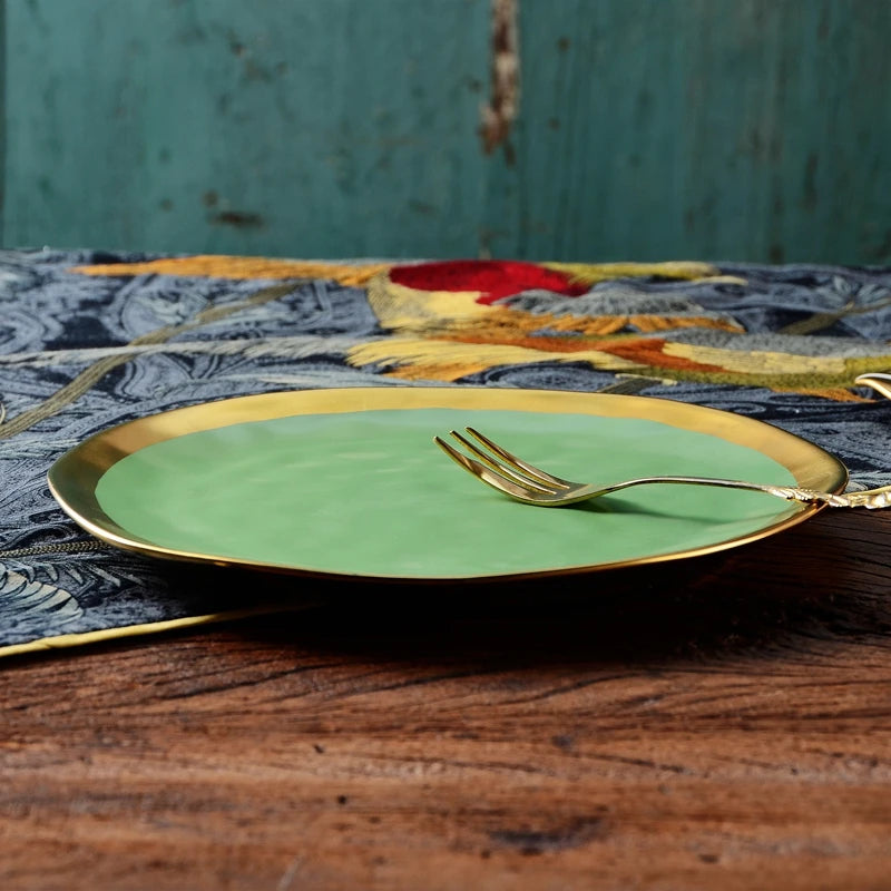 Prato de Cerâmica Nórdico com Borda Dourada - Casa Ornato