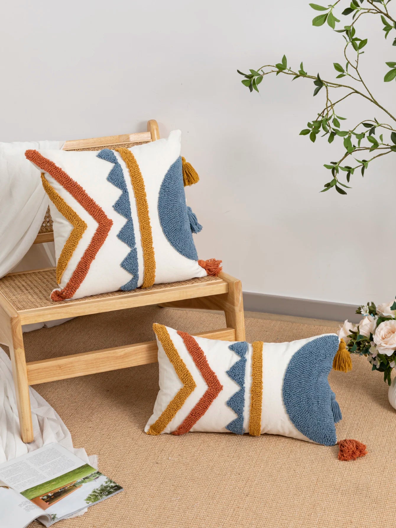 Capa de Almofada Geométrica em Veludo Bordado - Casa Ornato