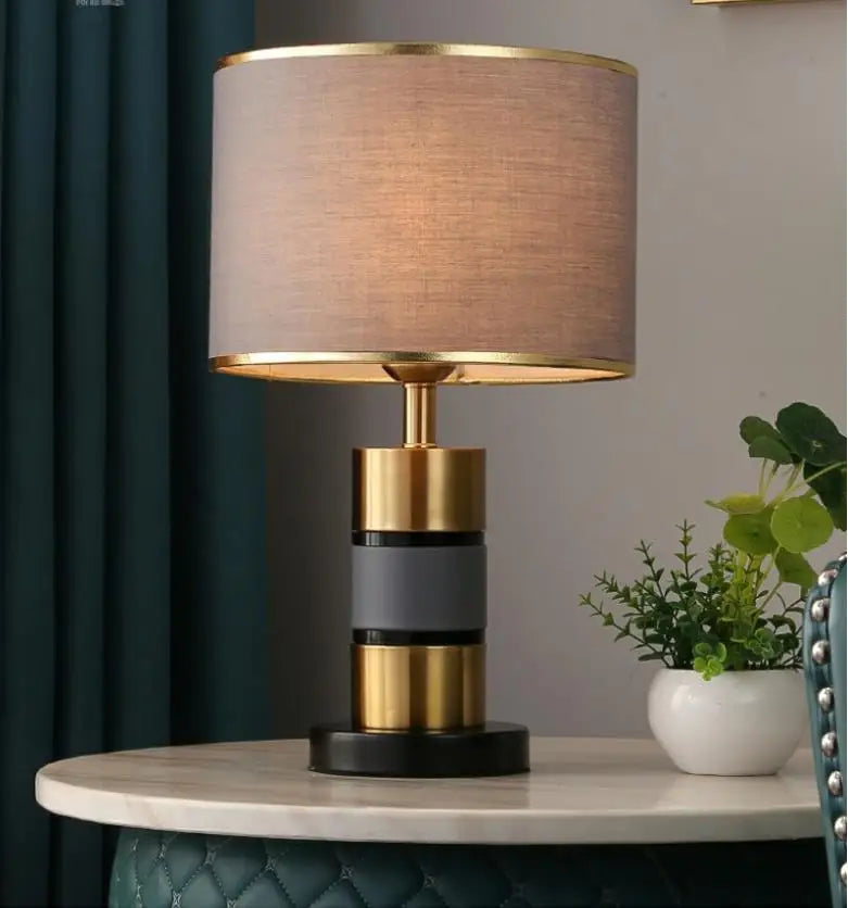 Lâmpada de mesa LED para menina, lâmpada de cabeceira criativa, celebridade da Internet, estilo menina Instagram, atmosfera high-end, luz luxuosa