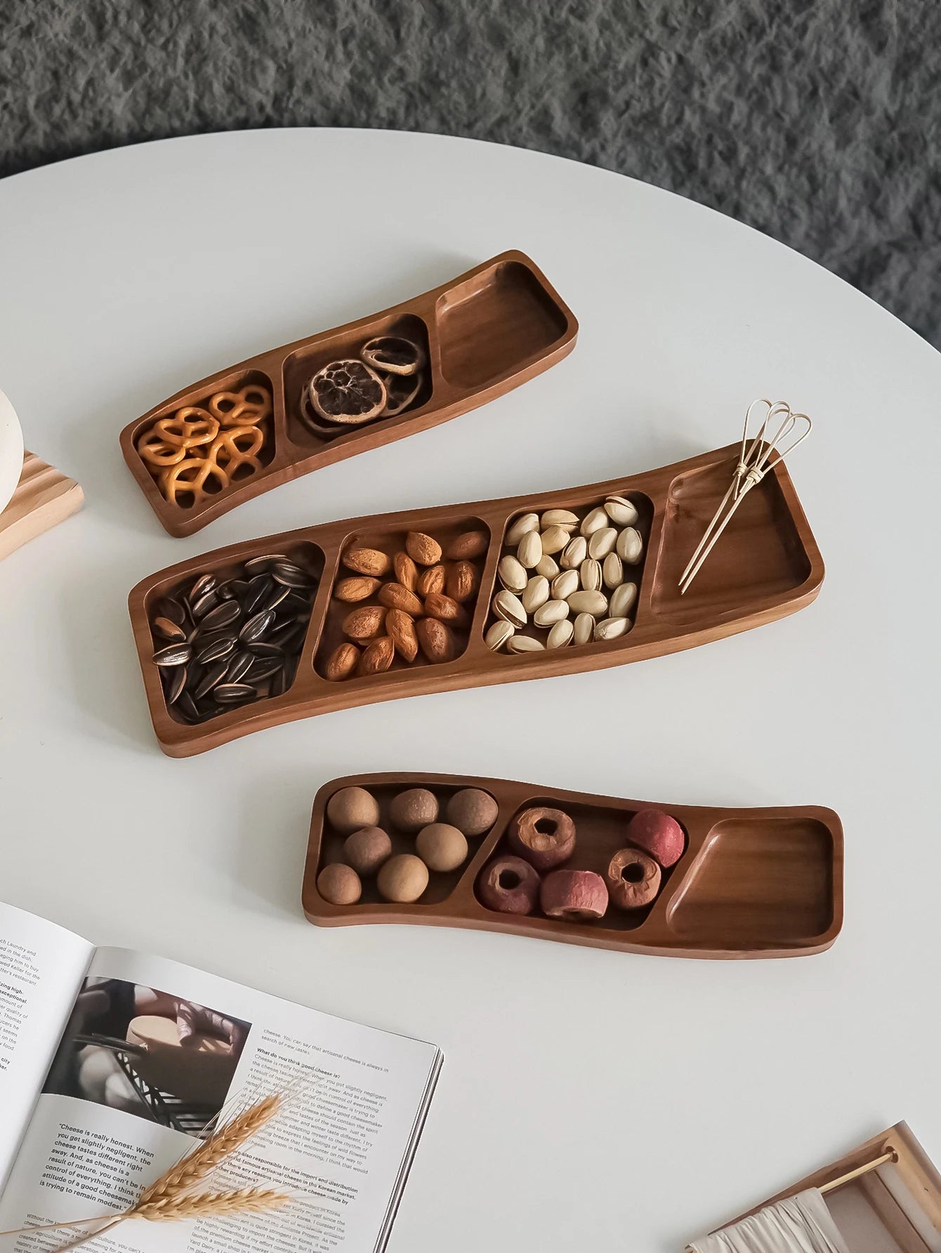 1pc de madeira três compartimentos quatro compartimentos curvo lanche placa rasa, bandeja de doces de frutas secas, tempero mergulhando placa rasa, adequado para festa de férias, jantar de família, prato de exibição de bolo de sobremesa, bandeja de biscoito de lanche de café, bandeja decorativa