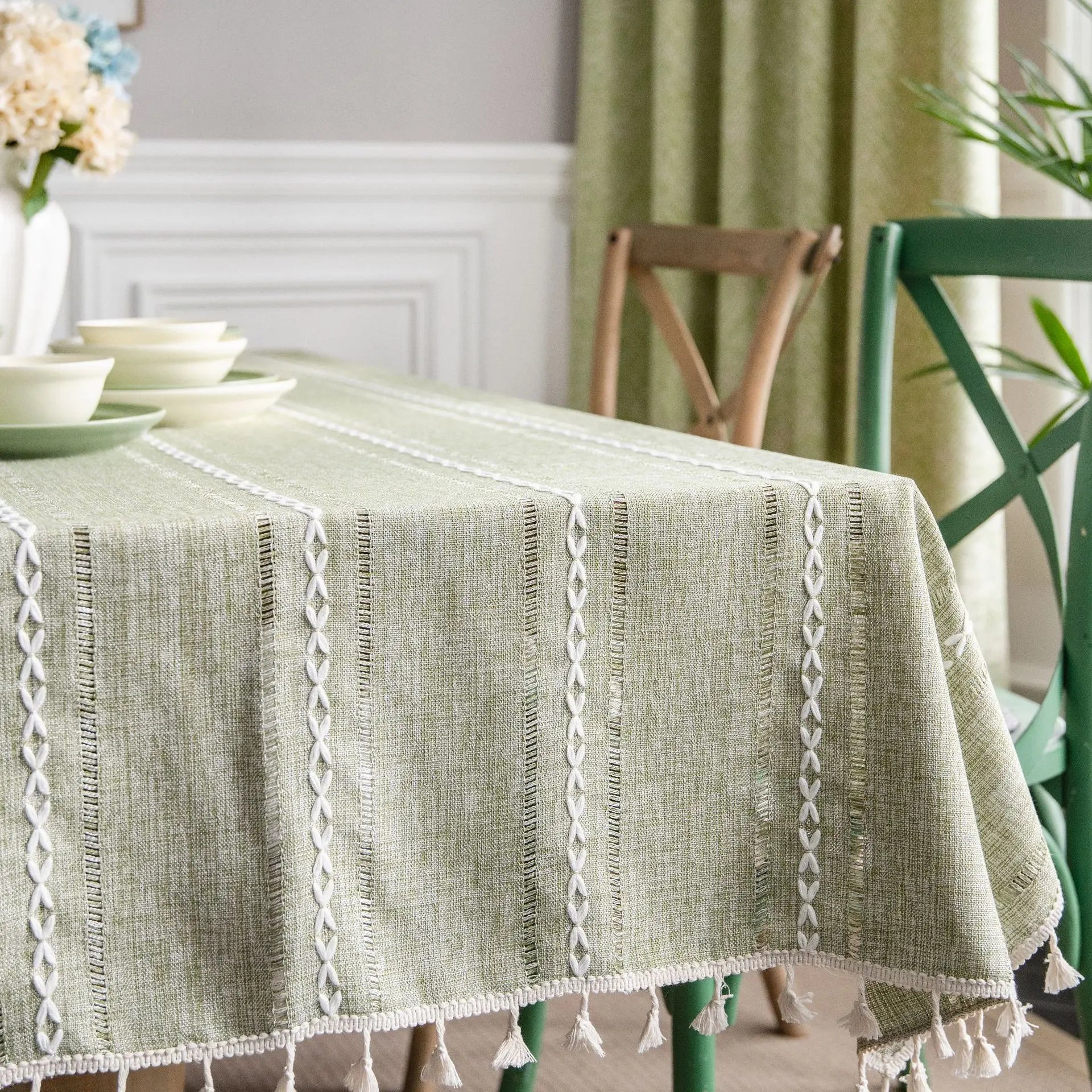 Toalha de Mesa Retangular em Algodão e Linho com Tassel - Casa Ornato