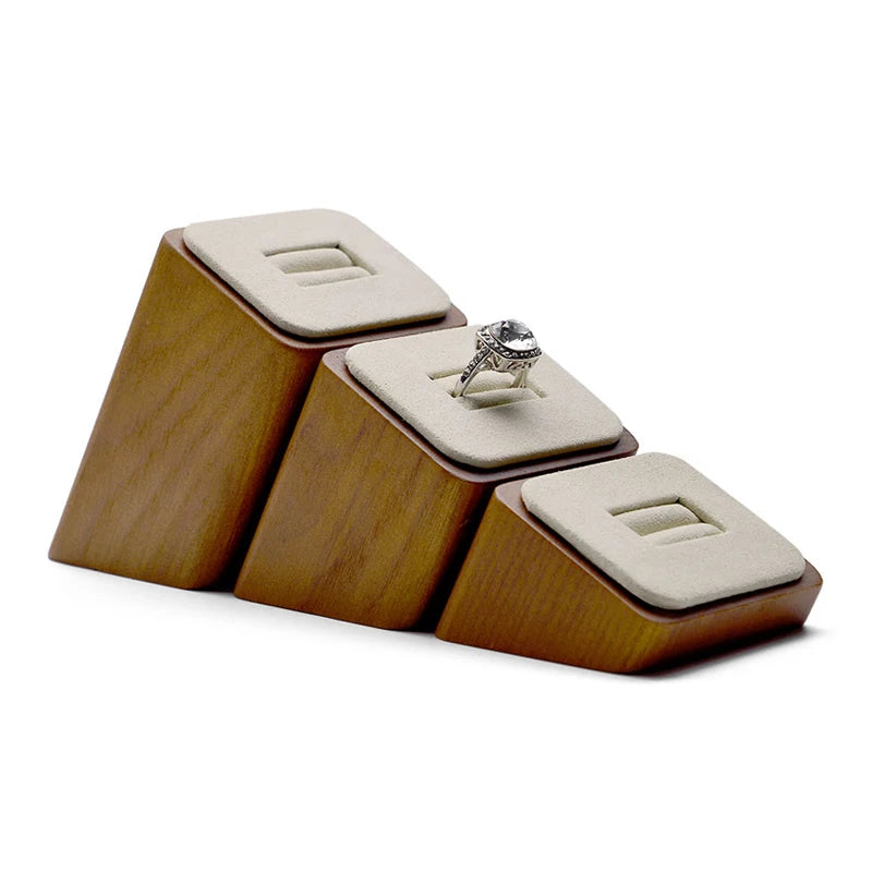 Oirlv suporte de exibição de anel de madeira conjunto de 3 peças de madeira maciça conjunto de exibição de anel de casamento suporte de anel de madeira conjunto de 3 peças