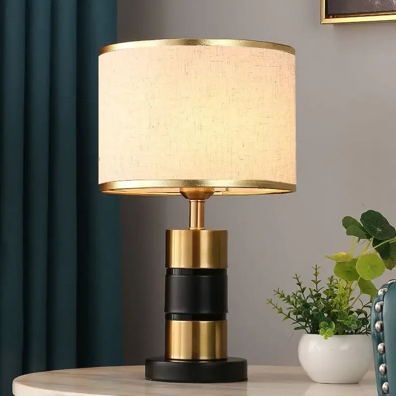 Lâmpada de mesa LED para menina, lâmpada de cabeceira criativa, celebridade da Internet, estilo menina Instagram, atmosfera high-end, luz luxuosa