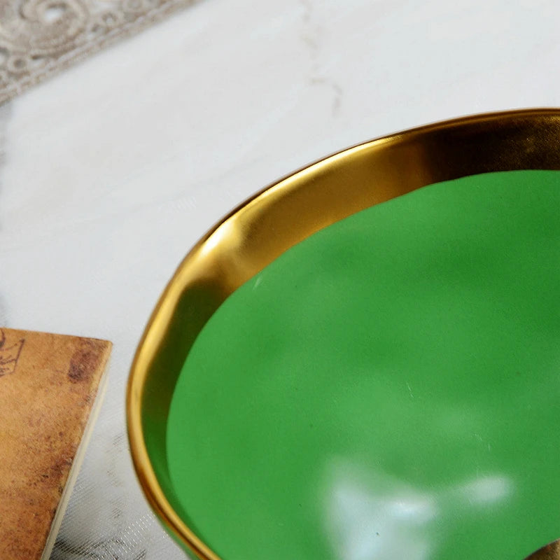 Prato de Cerâmica Nórdico com Borda Dourada - Casa Ornato