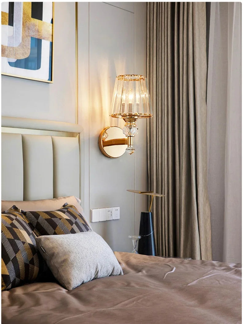 Arandela Elegance: Luz e Arte em Ouro Vintage - Casa Ornato