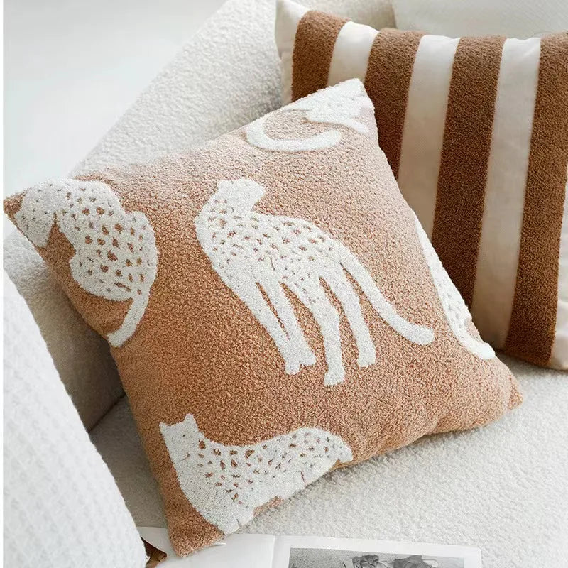 Capa de Almofada Bordada Nordic Elegance - Casa Ornato