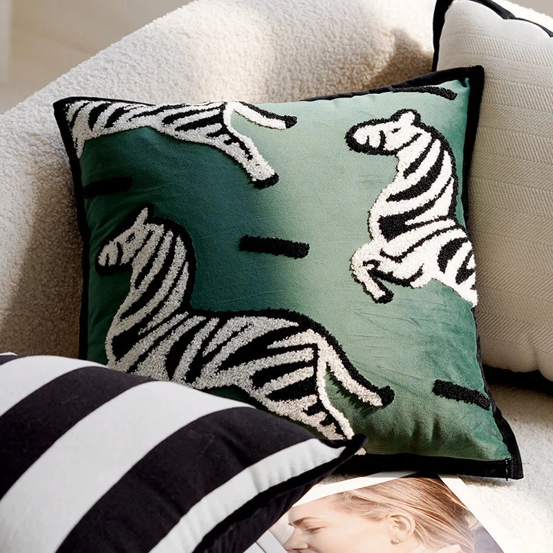 Capa de Almofada Bordada Nordic Elegance - Casa Ornato