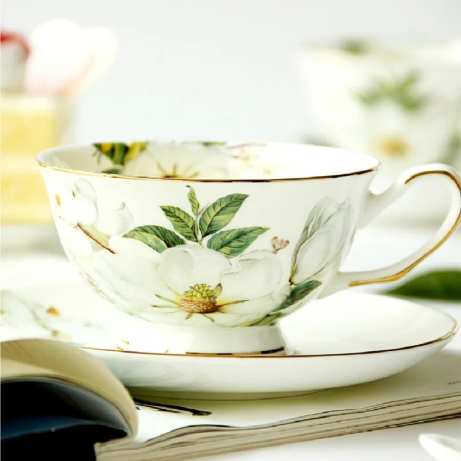 Camellia Ceramic Tea Cup and Saucer Set, elegante, perfeito para festas de chá, pequeno-almoço, elegância cotidiana, 5,7 oz