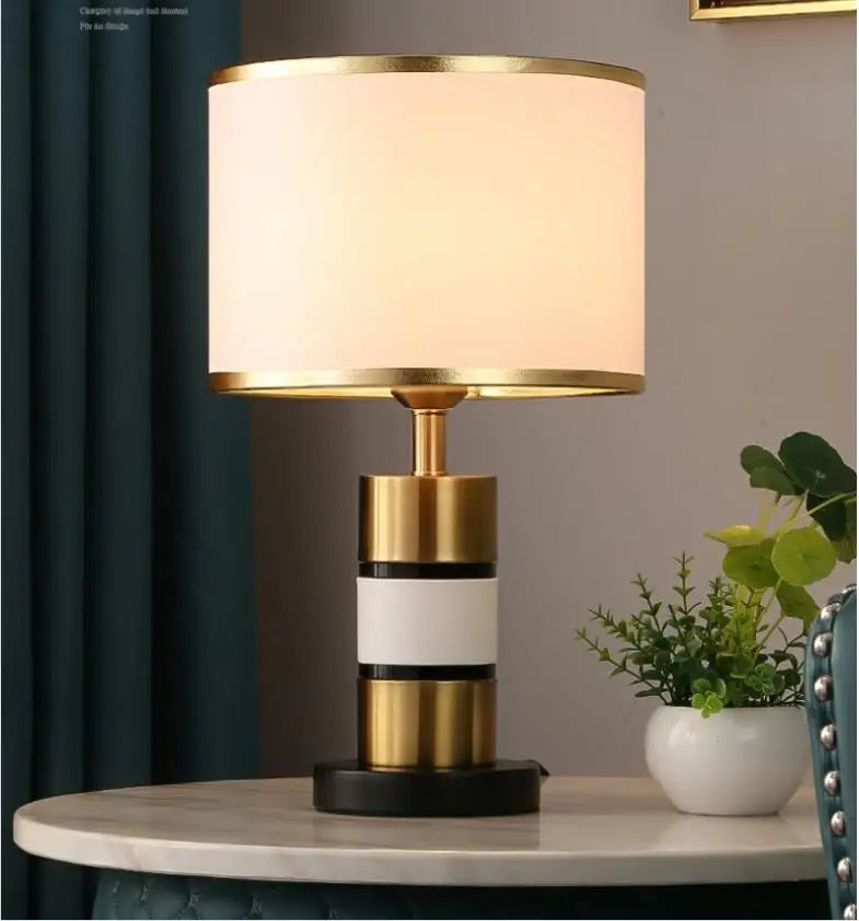 Lâmpada de mesa LED para menina, lâmpada de cabeceira criativa, celebridade da Internet, estilo menina Instagram, atmosfera high-end, luz luxuosa