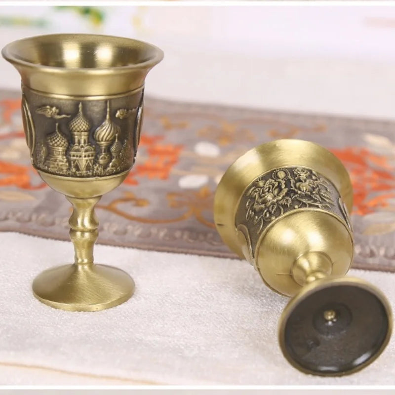 Copo de tiro vintage, taça de rosa de alívio de metal, mini copo de vodka portátil europeu, presente de decoração de sala de estar de casa de delicadeza, 1 peça