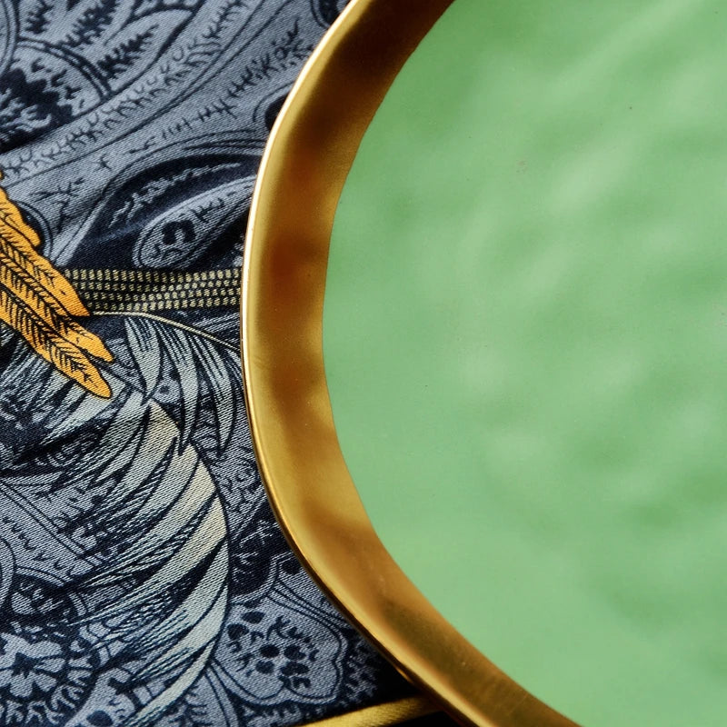 Prato de Cerâmica Nórdico com Borda Dourada - Casa Ornato