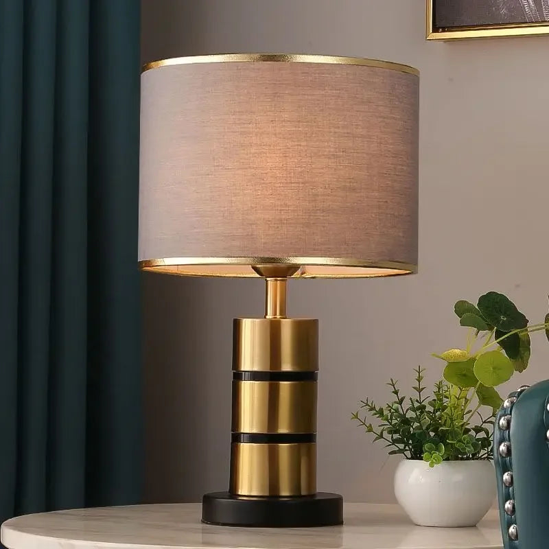 Lâmpada de mesa LED para menina, lâmpada de cabeceira criativa, celebridade da Internet, estilo menina Instagram, atmosfera high-end, luz luxuosa