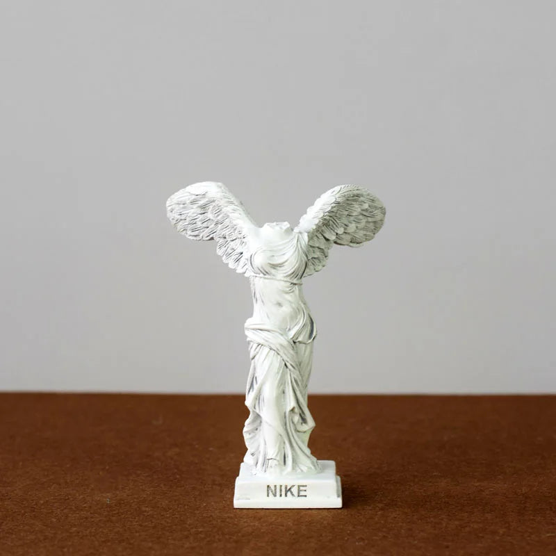 Escultura Deus Grego do Amor - Casa Ornato