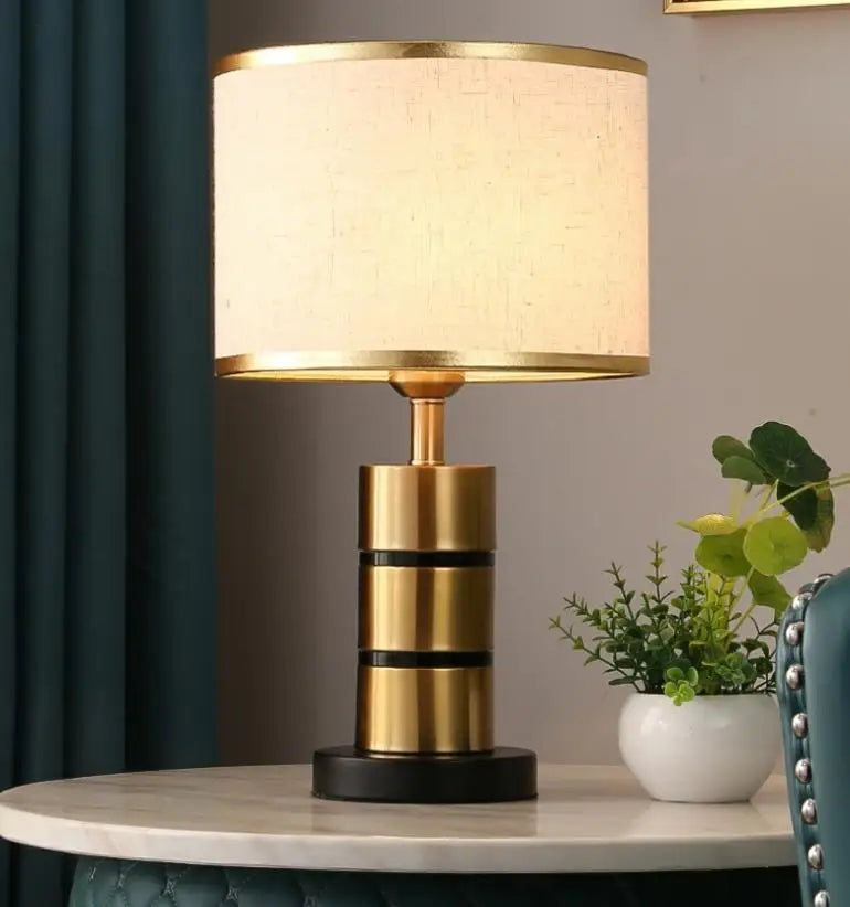 Lâmpada de mesa LED para menina, lâmpada de cabeceira criativa, celebridade da Internet, estilo menina Instagram, atmosfera high-end, luz luxuosa