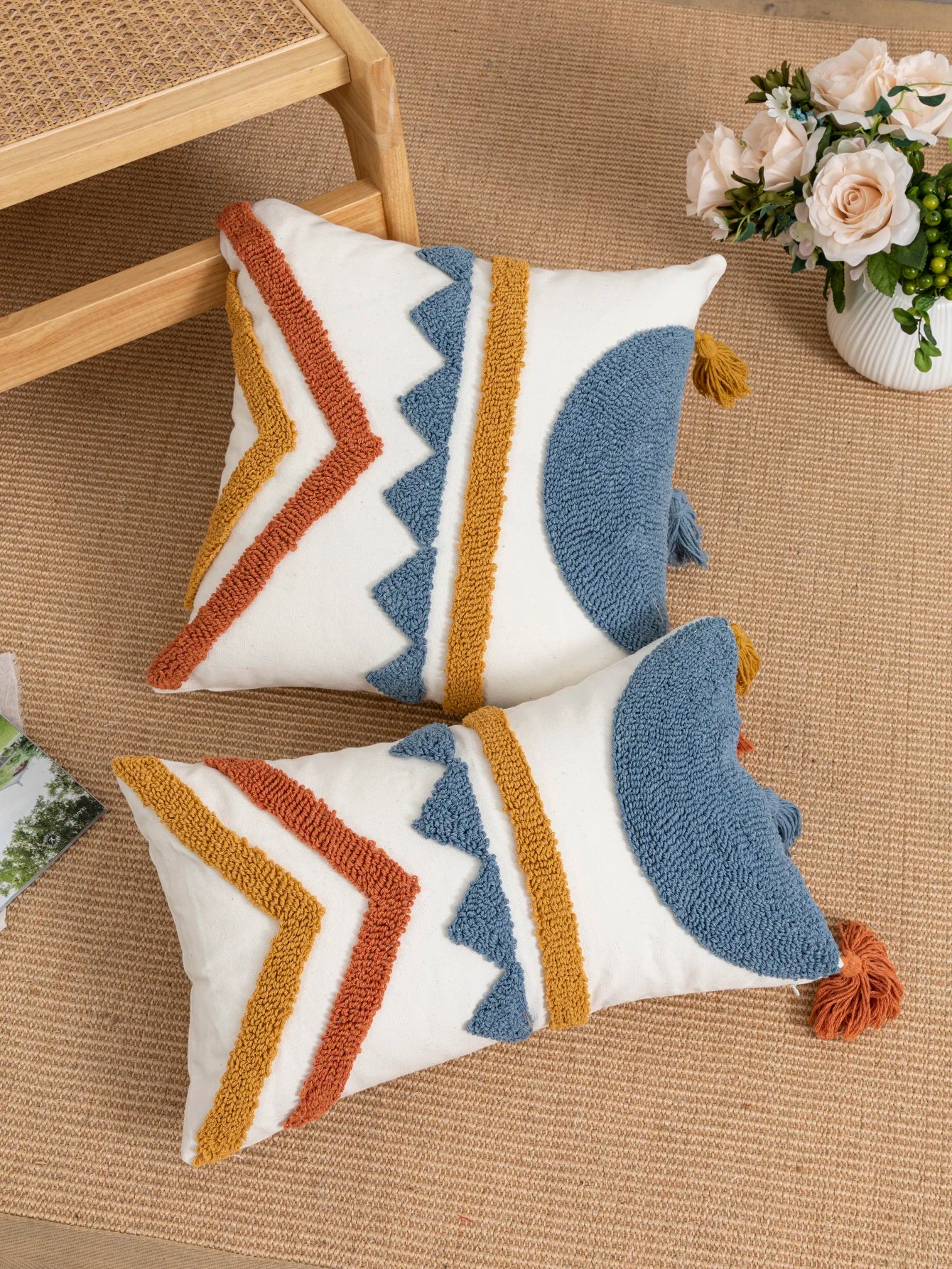 Capa de Almofada Geométrica em Veludo Bordado - Casa Ornato