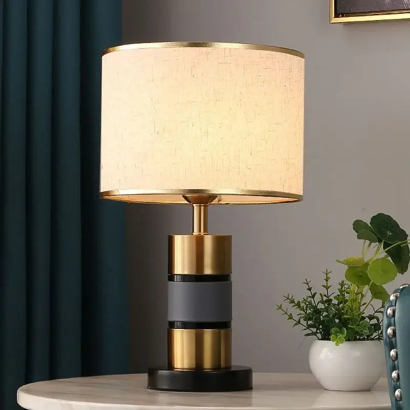 Lâmpada de mesa LED para menina, lâmpada de cabeceira criativa, celebridade da Internet, estilo menina Instagram, atmosfera high-end, luz luxuosa