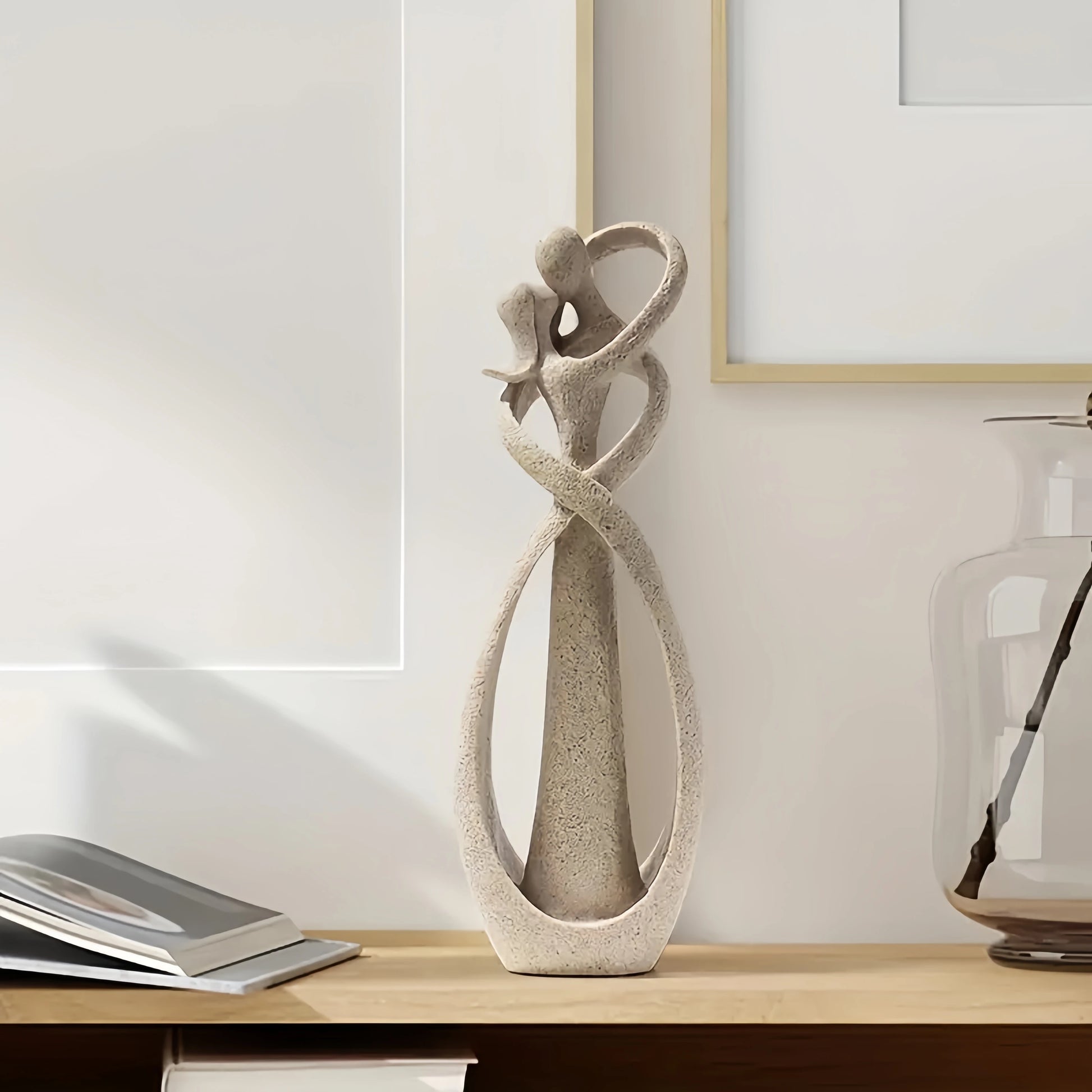 Escultura Abstrata de Casal em Resina - Casa Ornato