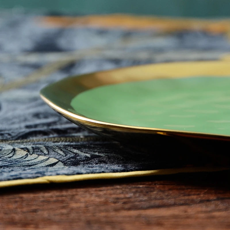 Prato de Cerâmica Nórdico com Borda Dourada - Casa Ornato