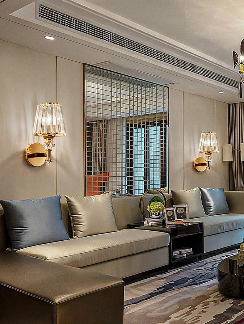 Arandela Elegance: Luz e Arte em Ouro Vintage - Casa Ornato