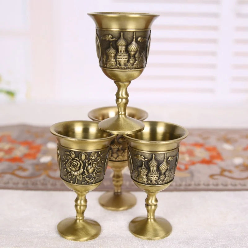 Copo de tiro vintage, taça de rosa de alívio de metal, mini copo de vodka portátil europeu, presente de decoração de sala de estar de casa de delicadeza, 1 peça