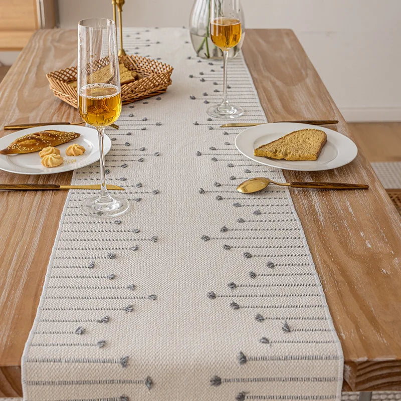 Corredor de Mesa Elegância Boho em Algodão Natural com Borlas - Casa Ornato