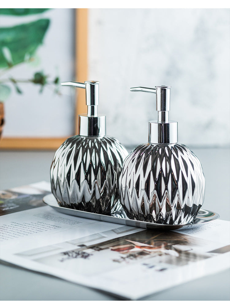 Luxo Gold Soap Dispenser com Press handle Ceramic Dispenser Silver Dispenser com aço inoxidável Bandeja Banheiro Acessório