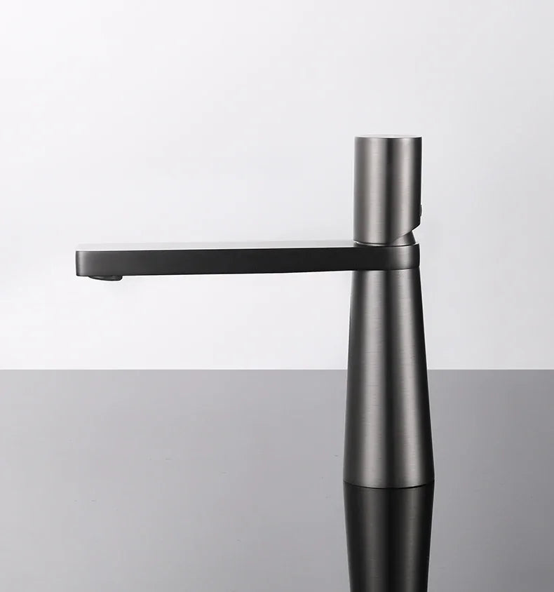 Torneira da bacia do banheiro escova ouro latão torneira pia misturadora quente e fria sinal alavanca torneira da bacia