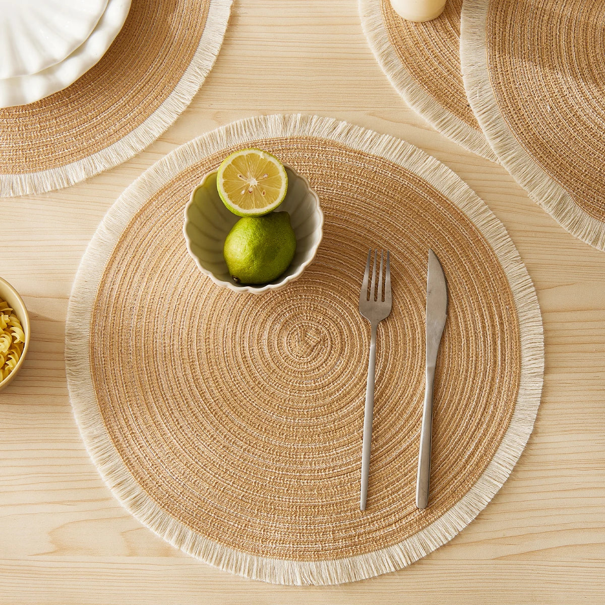 4 pçs/set venda quente franja eco-friendly casa antiderrapante estilo morden mesa tecido placemats poliéster tapete redondo