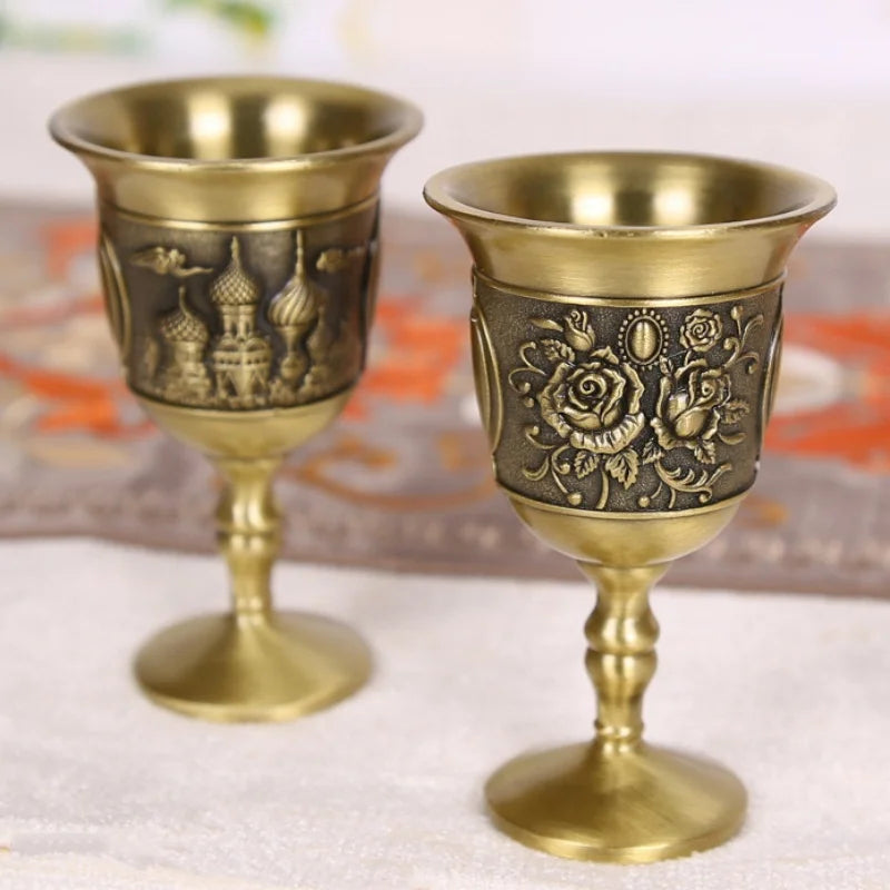 Copo de tiro vintage, taça de rosa de alívio de metal, mini copo de vodka portátil europeu, presente de decoração de sala de estar de casa de delicadeza, 1 peça