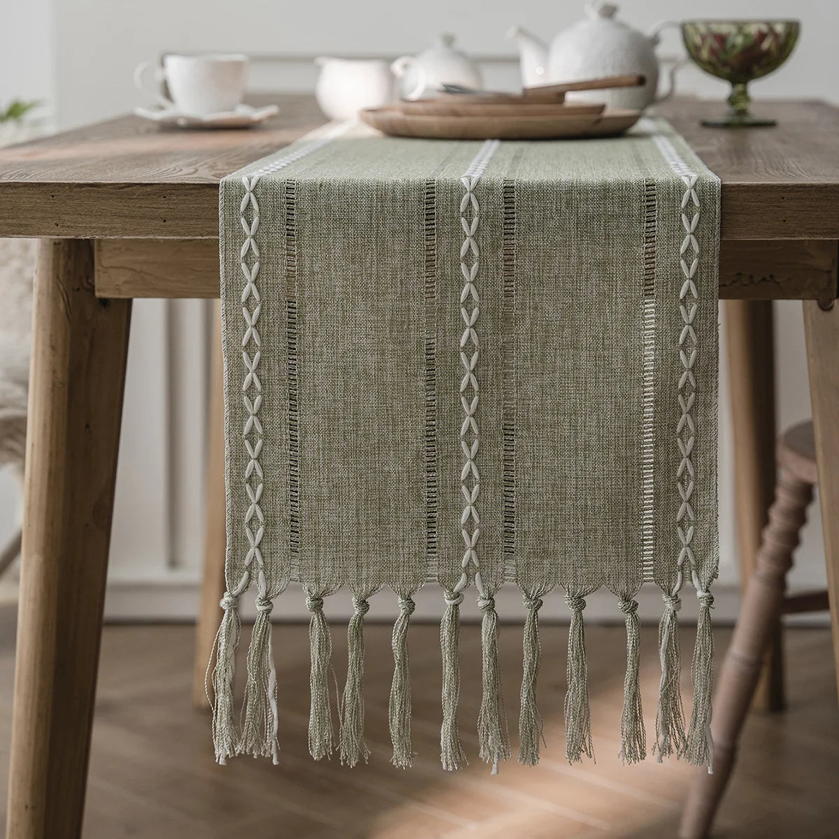 Corredor de mesa de linho de algodão, borlas tecidas à mão bordadas perfeitas para decoração de jantar de festa de casamento