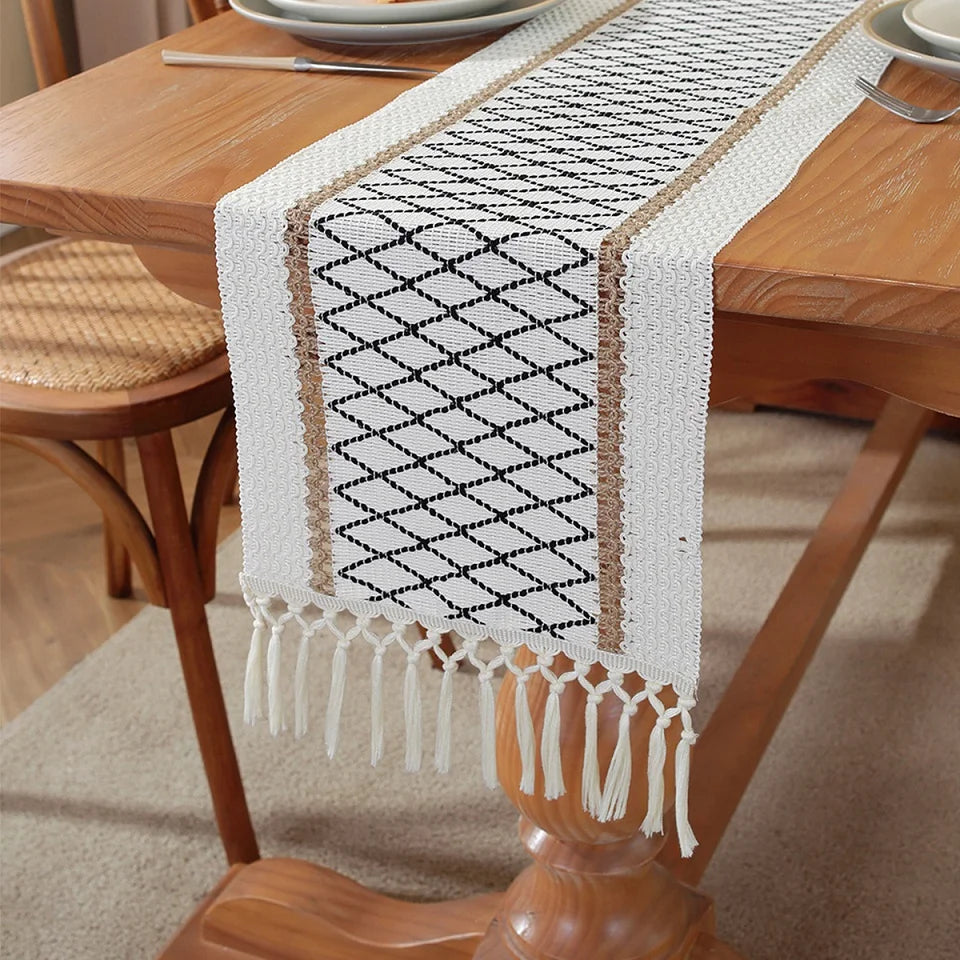 Passarela de Mesa Boho Outono com Borlas em Algodão - Casa Ornato