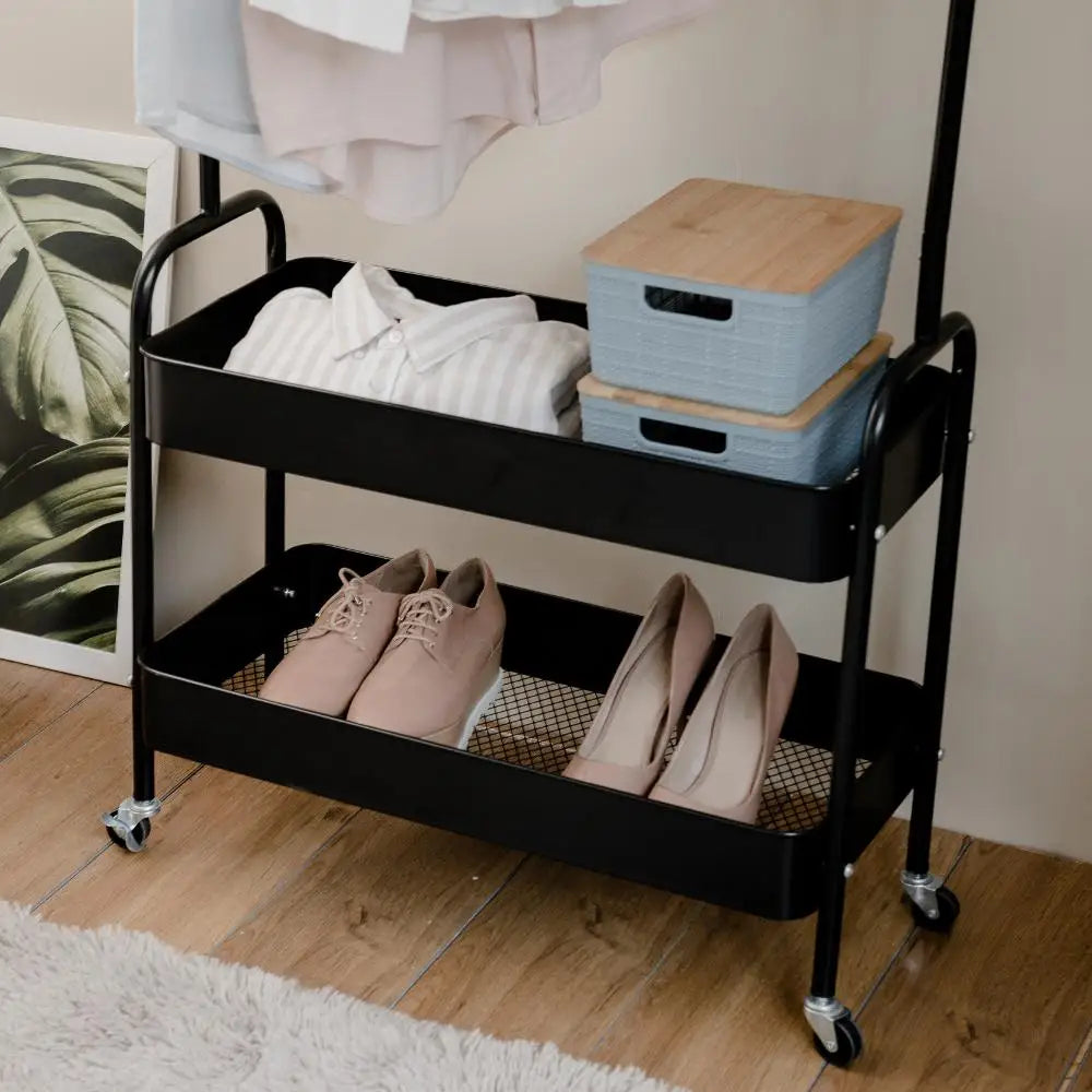 Arara de metal carrinho com 2 prateleiras e rodinhas - oikos