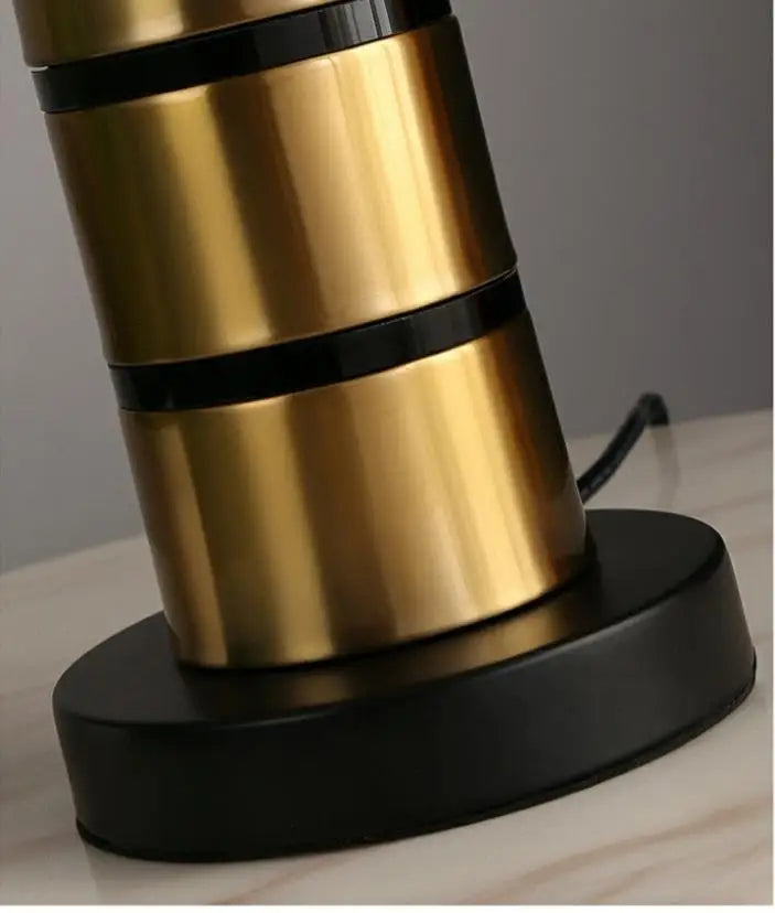 Lâmpada de mesa LED para menina, lâmpada de cabeceira criativa, celebridade da Internet, estilo menina Instagram, atmosfera high-end, luz luxuosa