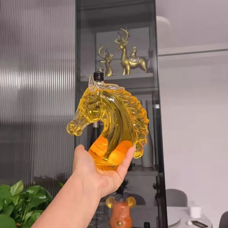 Garrafa de vinho da estátua da cabeça de cavalo, decoração do decantador para a barra casa garrafa de uísque 3d gravado copos de uísque tema estátua 350ml