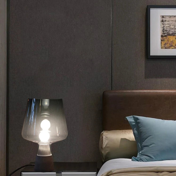 Luminária de Mesa Moderna em Cimento e Vidro - Casa Ornato